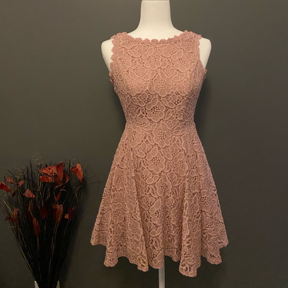 Blush Pink Sleeveless Lace Dress